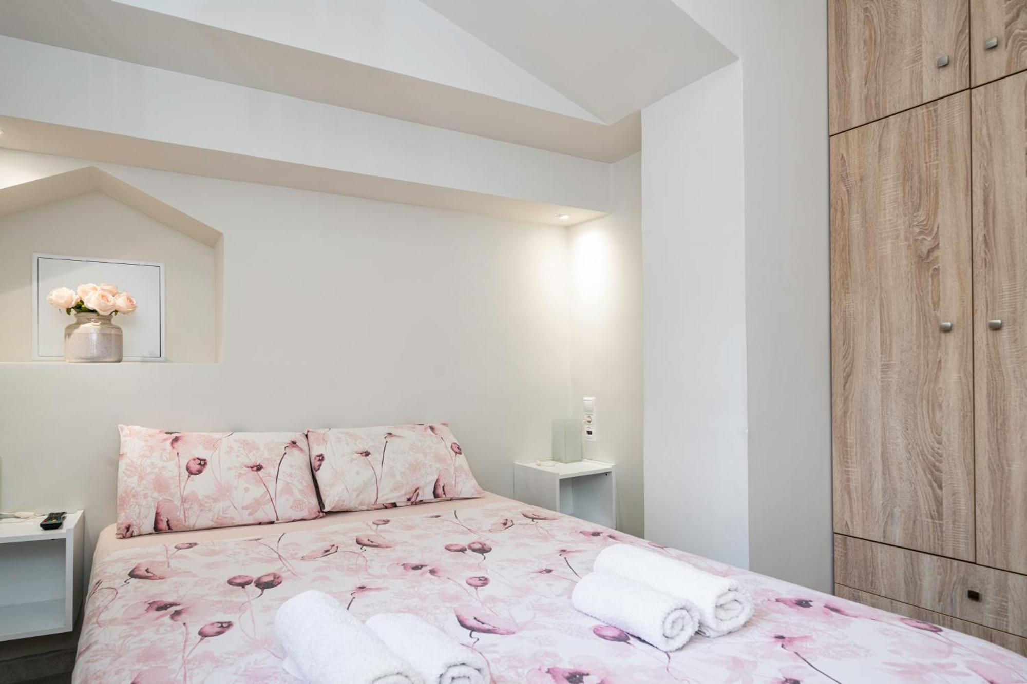 Neon Apartment, Modern, High Quality, Central Apt, Heraklion City Екстериор снимка